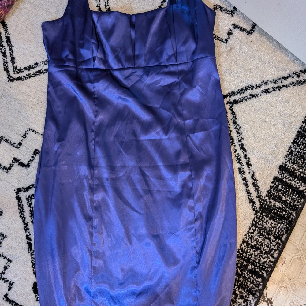 Dress - Picture 2 of 4